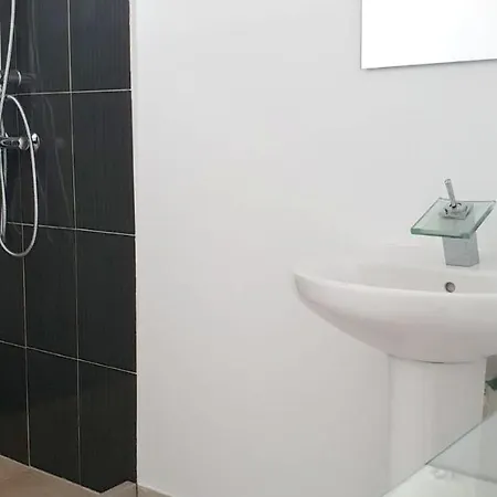 Appartement House With One Bedroom In Nazaret, With Enclosed Garden And Wifi - 15 Km From...